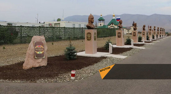 Xankəndidə rus sülhməramlılara heykəl qoyuldu - Fotolar