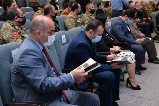 "Qazi müəllimlər" kitabının təqdimat mərasimi keçirilib