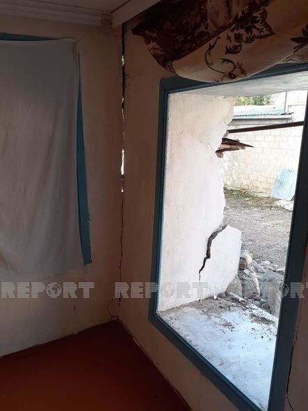 Zəlzələ Ağsuda dağıntılara səbəb olub - FOTO