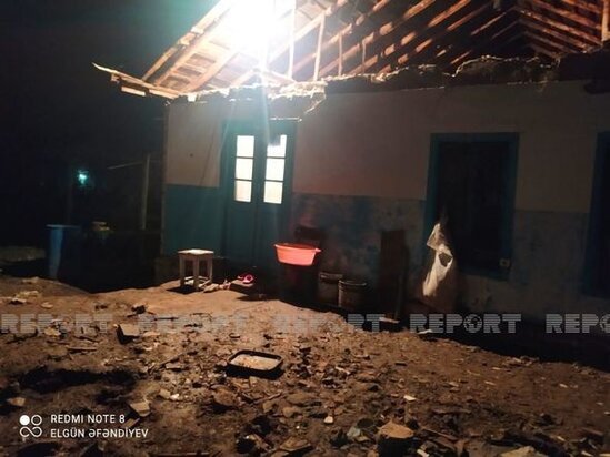 Zəlzələ Ağsuda dağıntılara səbəb olub - FOTO