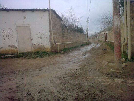 Məktəbləri birləşdirən bu yola nə zaman asfalt çəkiləcək? - ŞİKAYƏT - FOTOLAR