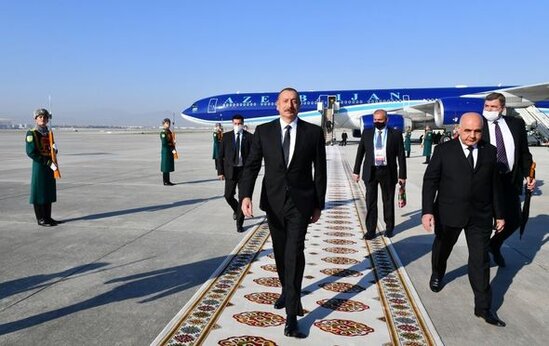 İlham Əliyev Türkmənistana getdi - FOTO
