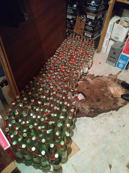 Paytaxtda mağazada saxta spirtli içkilər aşkarlandı - FOTO