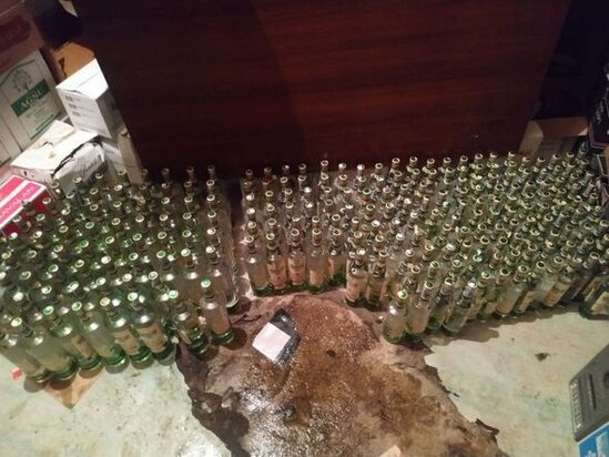 Paytaxtda mağazada saxta spirtli içkilər aşkarlandı - FOTO