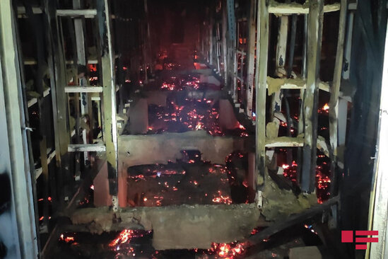 Qubada modul tipli məktəb yandı - FOTO