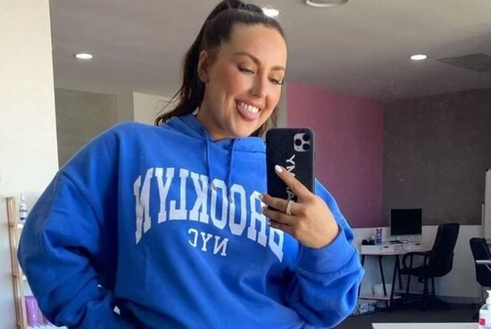 Avstraliyalı qadın günə 100 min dollar qazanmağın yolunu tapıb