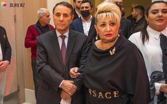 Məmurlar xanımları ilə qalada - FOTOLAR