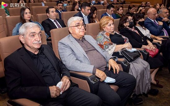 Məmurlar xanımları ilə qalada - FOTOLAR