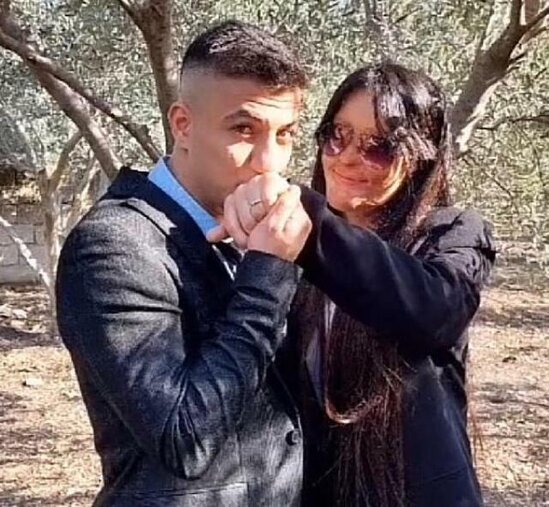 Üzünü yandırıb, onu kor edən adama ərə getdi - FOTO