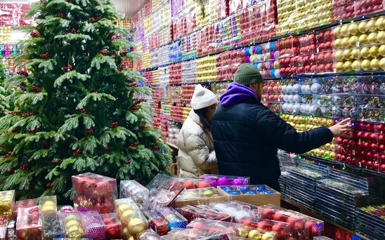 Britaniya səfiri "Sədərək" ticarət mərkəzindən alış-veriş edib