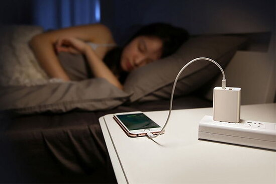 Smartfonu gecə ərzində şarja qoymaq barədə mifə aydınlıq gətirildi