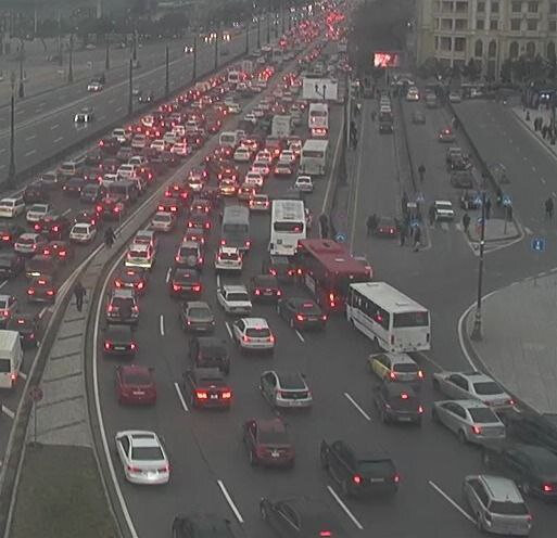 Bakıda 20-yə yaxın avtobus sıxlıqda qalaraq gecikir - FOTO