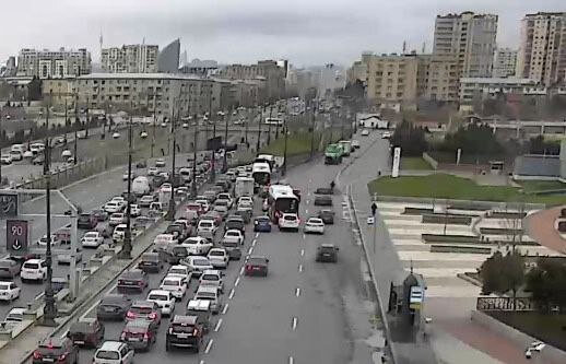 Bakıda 20-yə yaxın avtobus sıxlıqda qalaraq gecikir - FOTO