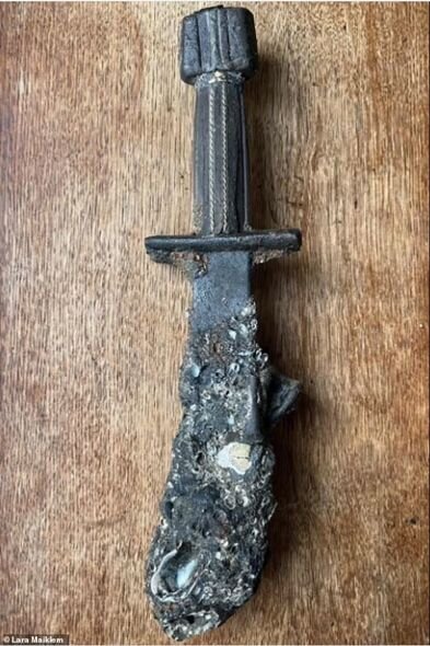 Qadın palçığın içindən görün nə tapdı- FOTO