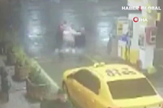 Gediş haqqını ödəməkdəm imtina etmələri azmış kimi sürücünü də amansızcasına döydülər - VİDEO