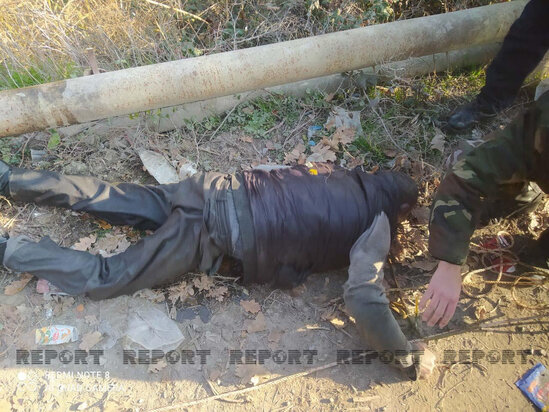 Sərxoş kişi su kanalına düşdü - FOTO