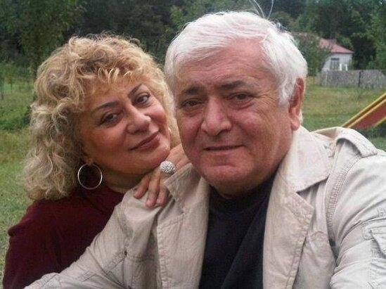 Restoranda hesabı qadın ödəməlidir, yoxsa kişi? MƏŞHURLARIN CAVABI