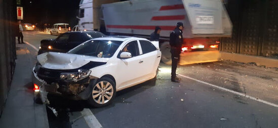 Bakıda tuneldə ağır qəza: Xəsarət alan var - FOTO