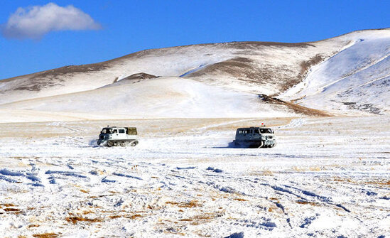 Azərbaycan Ordusu yeni tırtıllı və xizəkli texnikalar alıb - FOTO