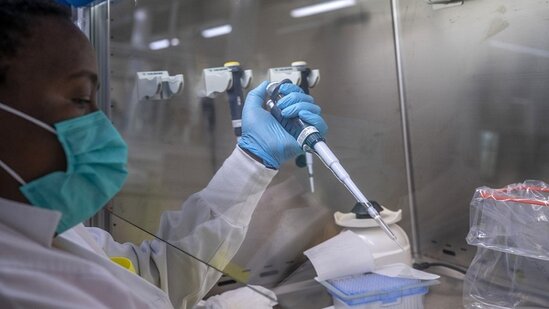 Koronavirusun "omikron" ştamı 89 ölkədə aşkarlandı