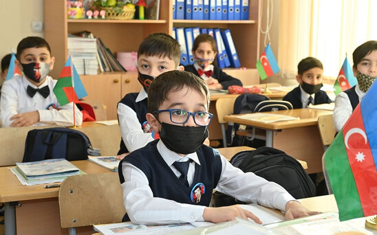 Azərbaycanda məktəbdə elektrik enerjisi kəsildi - DƏRSLƏR TƏXİRƏ SALINDI - YENİLƏNİB