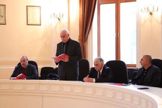 "Qalib Sərkərdə" - QƏLƏBƏMİZ barədə kitab nəşr olundu - FOTOLAR