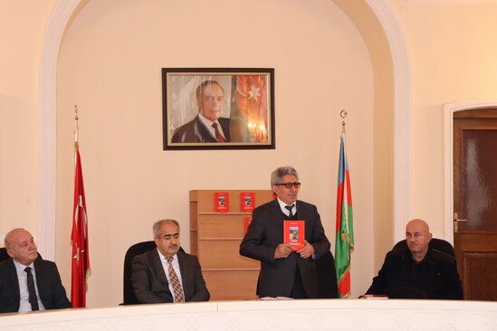 "Qalib Sərkərdə" - QƏLƏBƏMİZ barədə kitab nəşr olundu - FOTOLAR