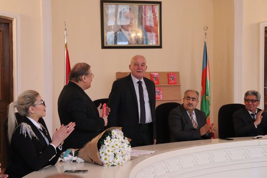 "Qalib Sərkərdə" - QƏLƏBƏMİZ barədə kitab nəşr olundu - FOTOLAR