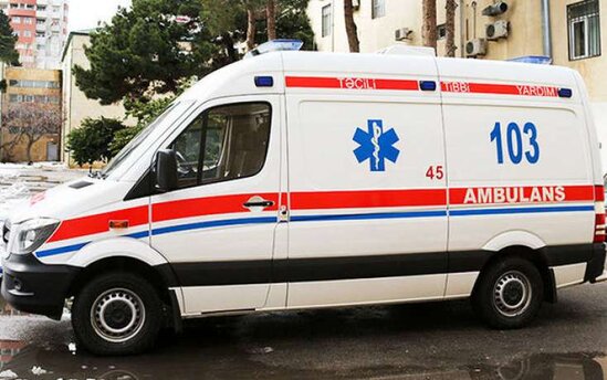 Koronavirus xəstəsi aparan təcili yardım maşını qəzaya düşdü: Xəsarət alanlar var - YENİLƏNİB