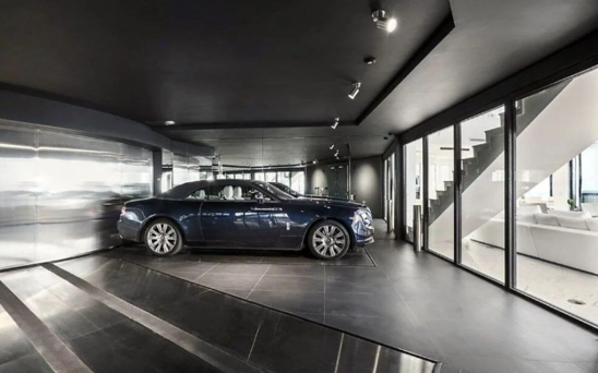 Messi milyon dollarlıq bu evini satır