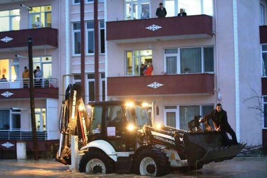 Türkiyədə daşqın: Küçələr çaya döndü