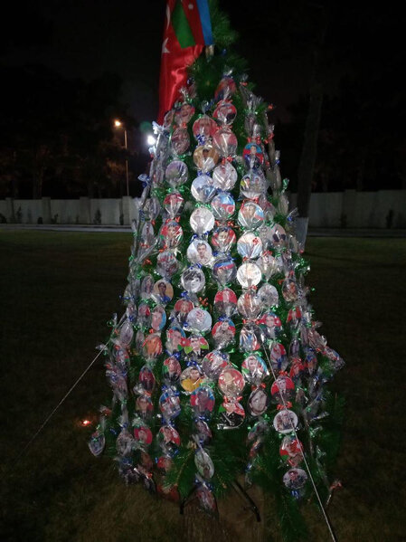 300 şəhidin fotosunun yer aldığı "Yolka" hazırlandı - FOTO/VİDEO