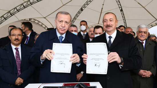 Böyük uğurlar ili: Diplomatiyamız - gələcəyə açılan qapılardır - TƏHLİL