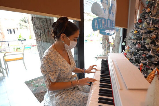 Leyla Əliyeva və Arzu Əliyeva uşaqlar üçün mahnı ifa edib - VİDEO