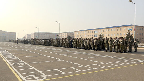 Naxçıvan Qarnizonu Qoşunlarında fərqlənən hərbçilər mükafatlandırılıb - FOTO