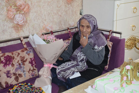 Qubanın ən yaşlı sakininin 100 yaşı tamam oldu - FOTO
