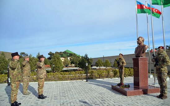 Zakir Həsənov xüsusi təyinatlılara GÖSTƏRİŞ VERDİ