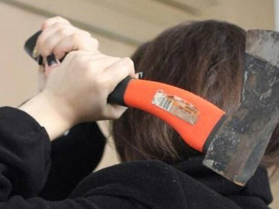 Arvadı tərəfindən balta ilə öldürülən kişi vəzifəli şəxsin oğlu imiş - TƏFƏRRÜAT