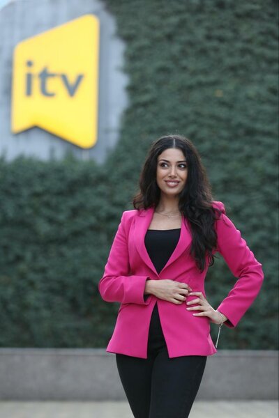 "İTV Xəbər"in məşhur aparıcısı efirdə yaşadığı dəhşəti danışdı: "Nə baş verdiyini salamlaşdığım an dedilər"