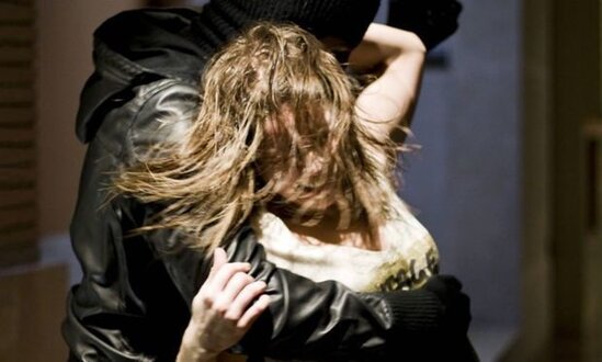 Gəzmək adı ilə 17 yaşlı qızı qaçırdılar