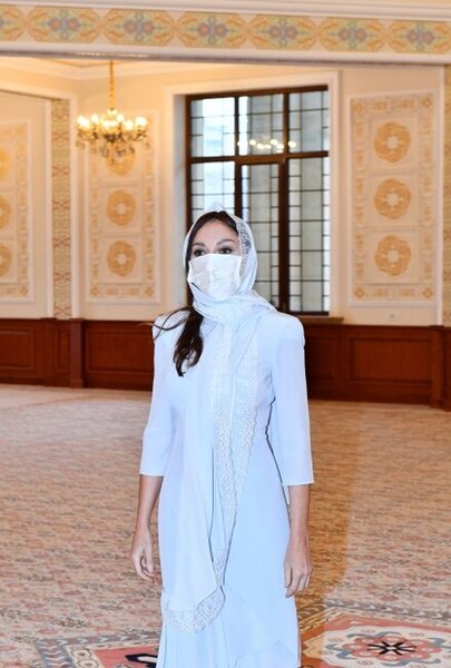 Prezidentlə xanımı "Fatimeyi Zəhra" məscidində - FOTOLAR