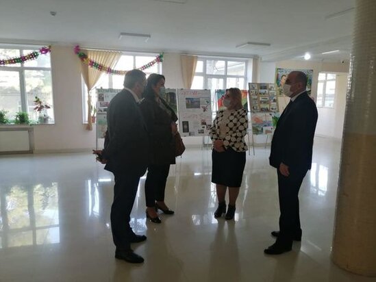 Bakıda şagirdləri döyən direktorla bağlı AÇIQLAMA: Ciddi tədbir görüləcək - FOTO