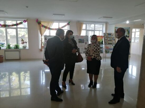 Bakıda şagirdləri döyən direktorla bağlı AÇIQLAMA: Ciddi tədbir görüləcək - FOTO