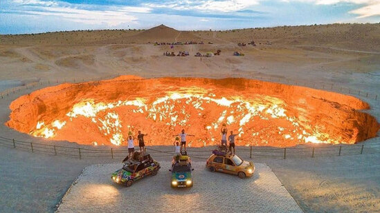 Prezident 51 ildir yanan "Cəhənnəm qapıları"nı söndürməyi əmr etdi (VİDEO)