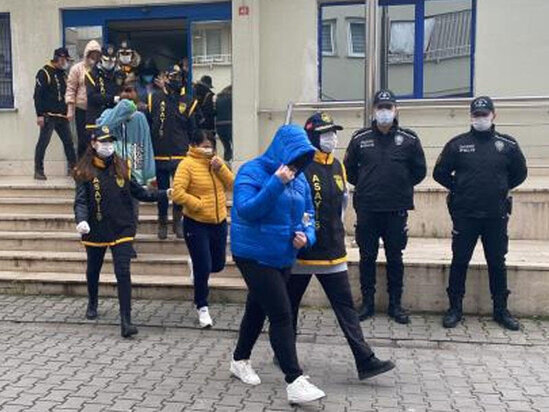 Şagirdlərin avtobusunda əxlaqsızlıq edənlər saxlanıldı - VİDEO - FOTO