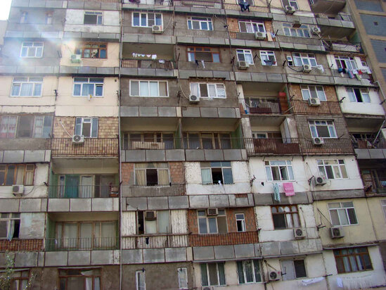 Ucuz mənzil almaq istəyənlərin NƏZƏRİNƏ - Buna aldanmayın... - VİDEO