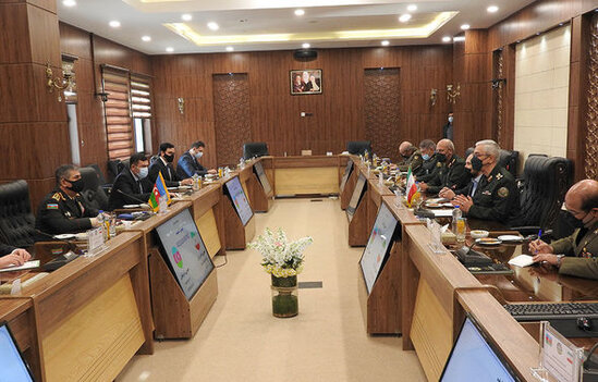 Azərbaycanın müdafiə naziri İran Silahlı Qüvvələrinin Baş Qərargah rəisi ilə görüşüb - FOTO