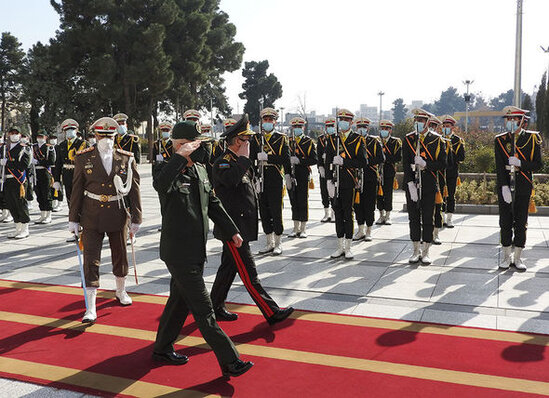 Azərbaycanın müdafiə naziri İran Silahlı Qüvvələrinin Baş Qərargah rəisi ilə görüşüb - FOTO