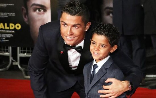 "Oğlum ona nə vaxt telefon alacağımı soruşur" - Ronaldo