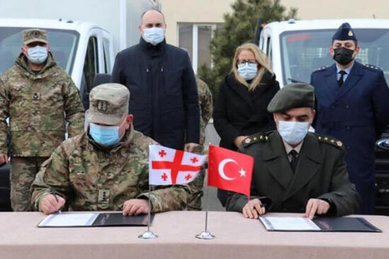 Türkiyə Gürcüstanı xüsusi texnika ilə təchiz edib - FOTO